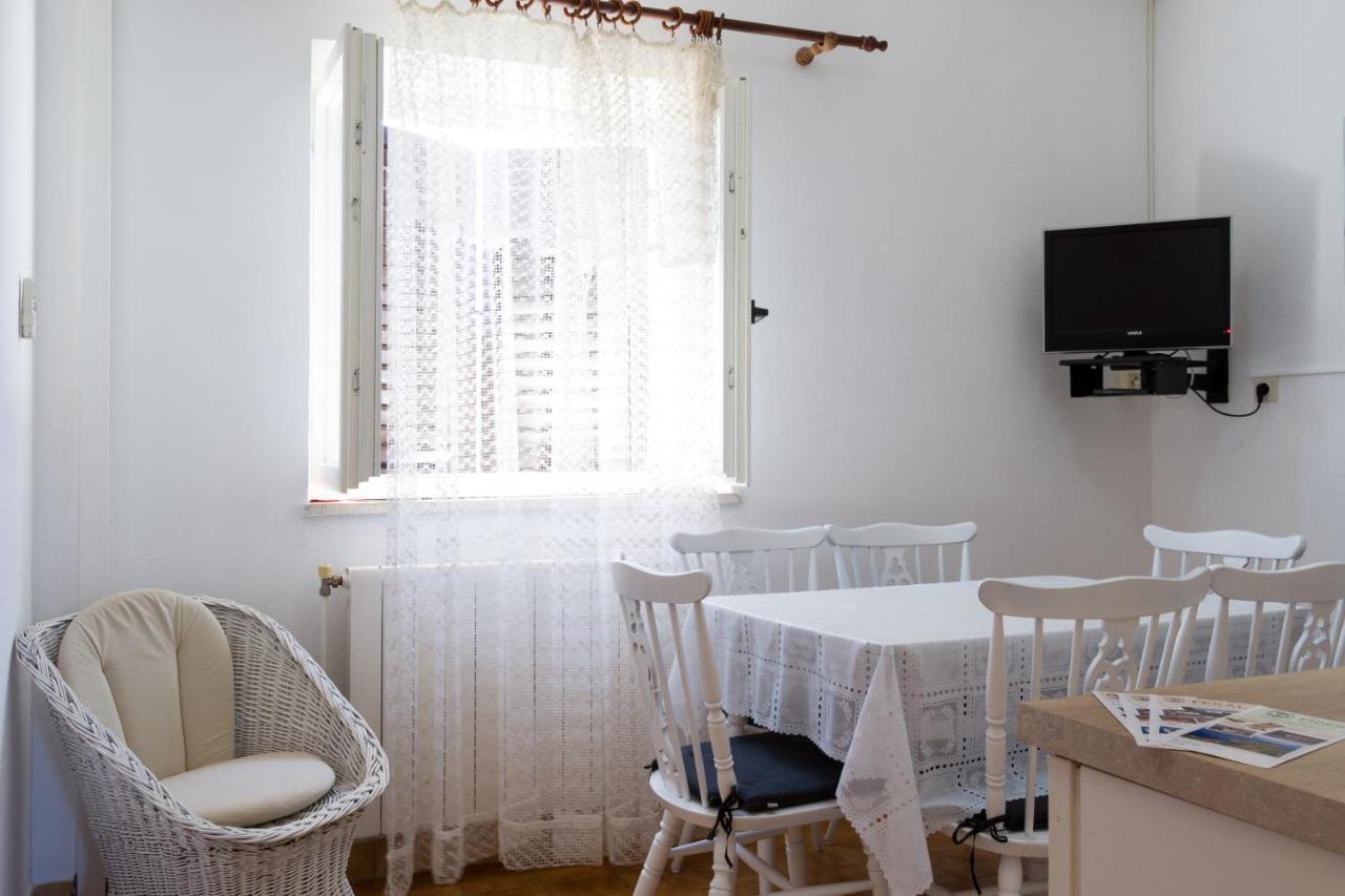 Apartmani Fides Lumbarda Exteriör bild