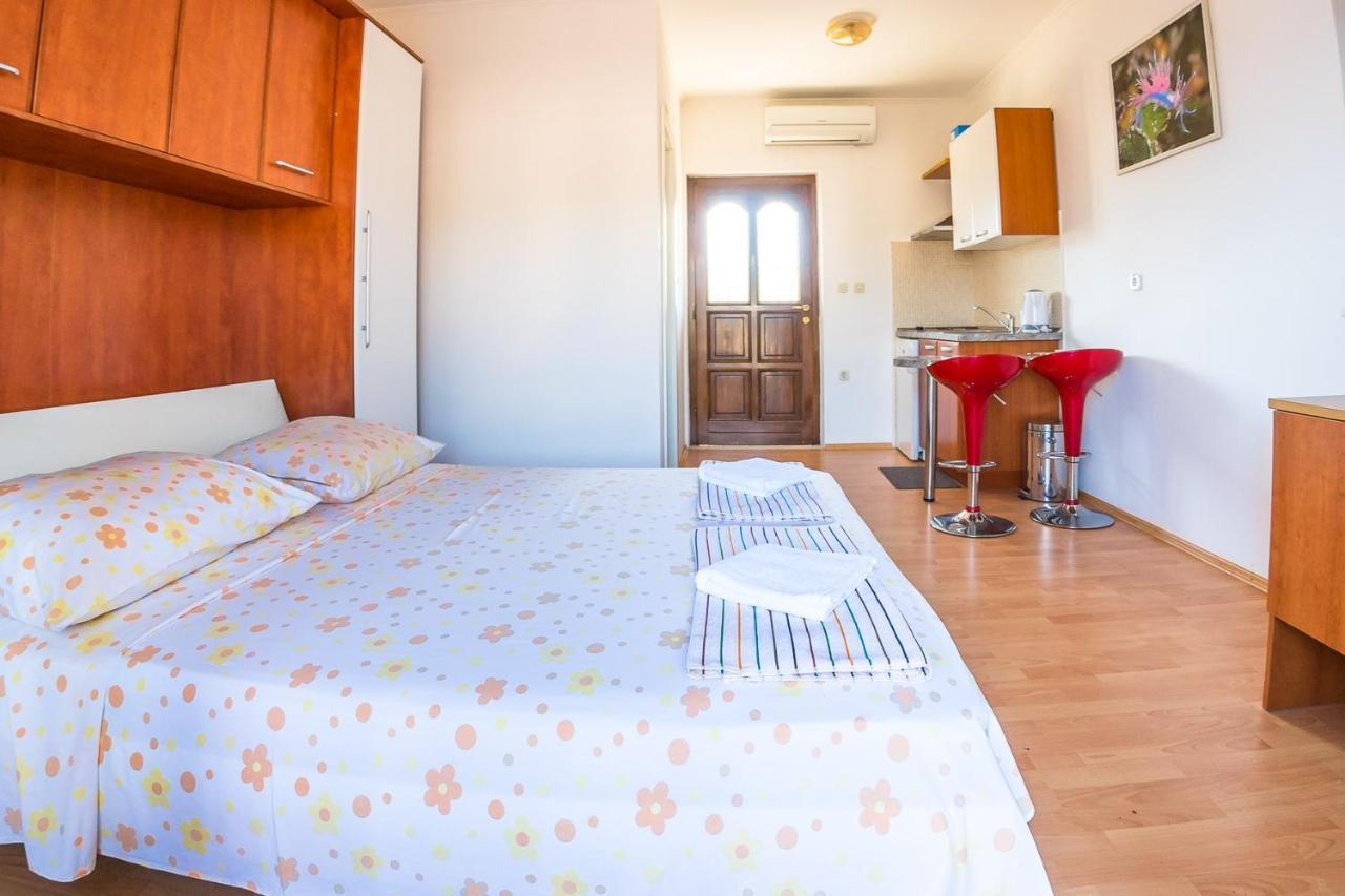 Apartmani Fides Lumbarda Exteriör bild