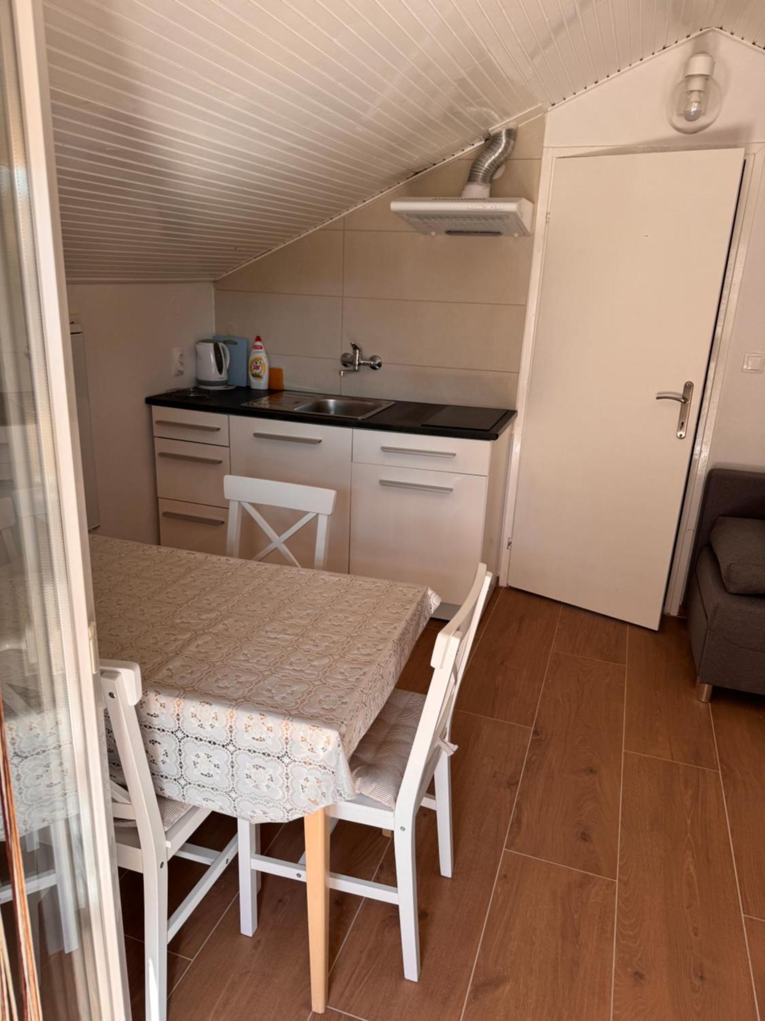Apartmani Fides Lumbarda Rum bild